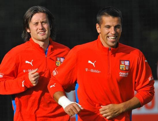 Tomas Rosicky (l.) und Milan Baros (beide Tschechien) (CTKxPhoto MichalxDolezal)  dol 007 o0 Freude