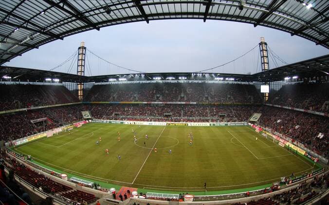 Rhein Energie Stadion - Heimspielstätte des 1. FC Köln o0 2 BL, Totale, Stadion, Fußballstadion, innen, Innenansicht, fisheye