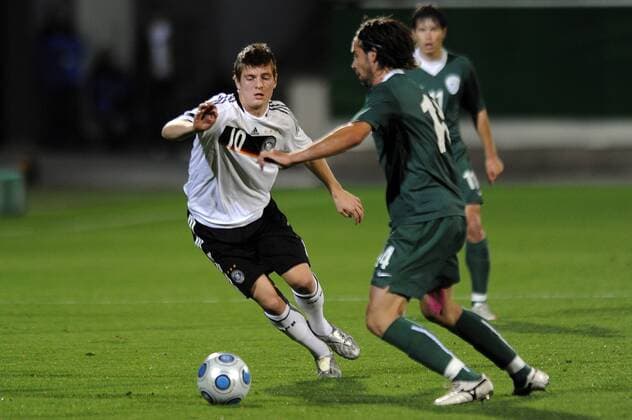 Toni KROOS (Deutschland U21, li.) gegen Slowenien U21