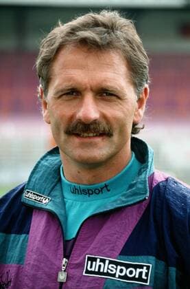Hubert Hüring - Trainer beim VfL Osnabrück -hier in der Saison 1992 93.