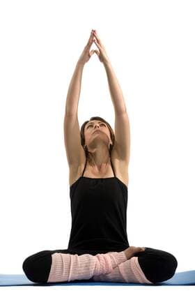 Frau bei einer Yogaübung - MODEL RELEASED - 