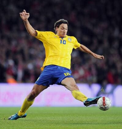 Zlatan Ibrahimovic (SWE) am Ball  o0 Einzelbild
