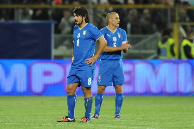 Gennaro Gattuso (li.) und Fabio Cannavaro (beide Italien) enttäuscht - 