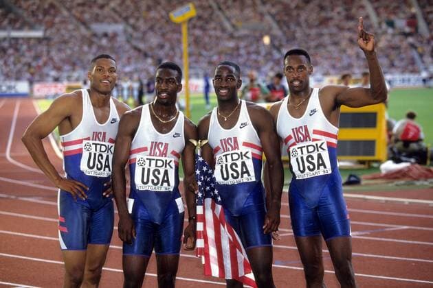 4x400m Staffel USA, Weltmeister der WM 1993 in Stuttgart, v. li. Quincy Watts, Michael Johnson, Andrew Valmon und Harry Butch Reynolds Leichtathletik WM Herren WM 1993, Nationaltrikot Gruppe Stuttgart Freude,