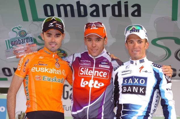 Philippe Gilbert (Silence Lotto, M) gewinnt die Lombardei Rundfahrt vor Samuel Sanchez (Euskaltel Euskadi, L) und Alexandr Kolobnev (Saxo Bank)  o0 Jubel o00 Sieg