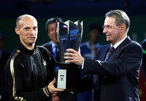 Nikolay Davydenko (Russland, li.) - Sieger Shanghai Masters 2009, daneben IOC Präsident Jacques Rogge (Belgien) -  o0 Freude Jubel, Sieg, Funktionär