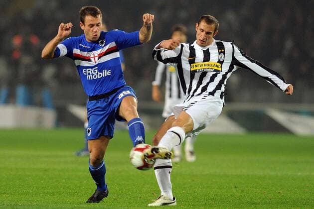 Antonio Cassano (Sampdoria Genua, li.) gegen Giorgio Chiellini (Juventus Turin)  o0 Juve