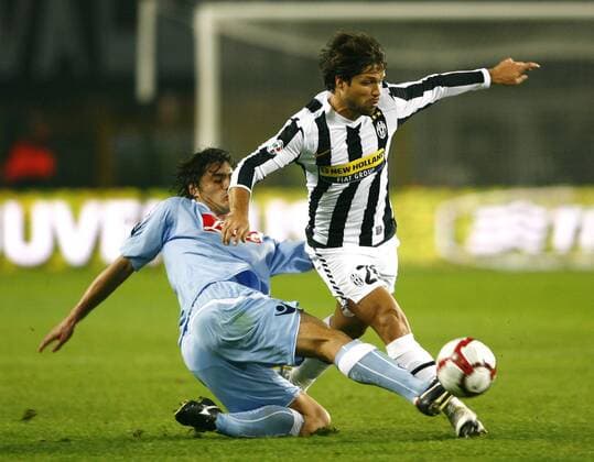 Diego (Juventus Turin, R) - Matteo Contini (SSC Neapel)  o0 Juve