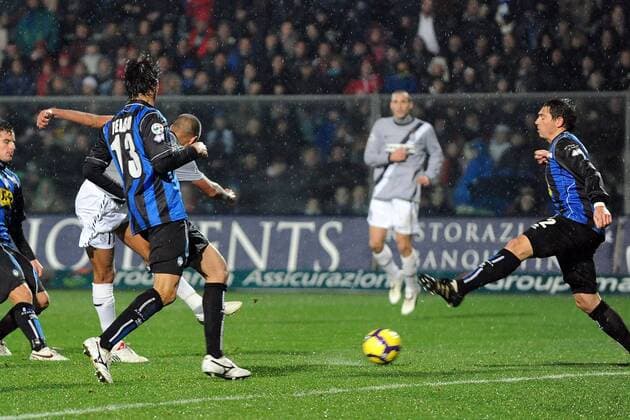 David Trezeguet (Juventus Turin, verdeckt) erzielt das 2:5  o0 Tor Atalanta Bergamo