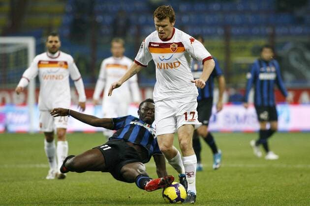 Inter Mailand - AS Rom, John Riise (Rom, re.) und Sulley Ali Muntari (Mailand) - 