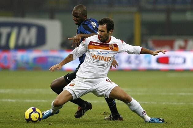 Inter Mailand - AS Rom, Mirko Vucinic (Rom, vorn) und Patrick Vieira (Mailand) - 