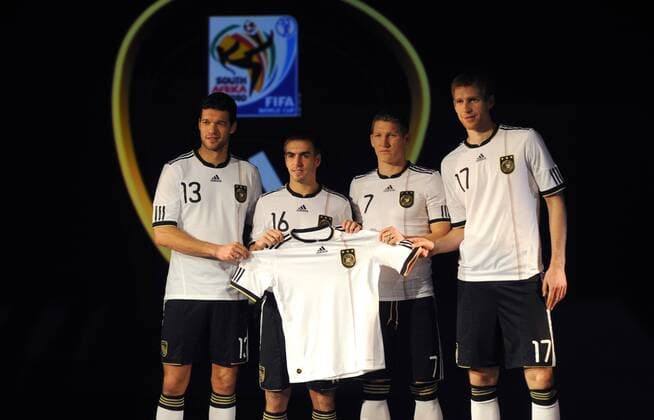 WM 2010 Adidas Trikotvorstellung: (v. li.) Michael Ballck , Philipp Lahm , Bastian Schweinsteiger , Per Mertesacker (GER) 