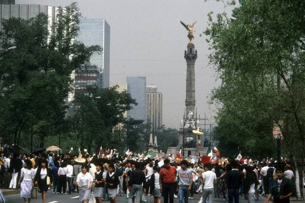 Jubel auf den Straßen Mexikos nach dem Sieg im Achtelfinale der WM 1986, der Viertelfinaleinzug ist geschafft Fußball WM Herren WM 1986, Länderspiel, Nationalteam, Totale Mexiko City