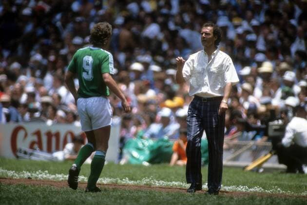 Teamchef Franz Beckenbauer (re.) und Rudi Völler (beide BR Deutschland) Fußball WM Herren WM Finale 1986, Länderspiel, Nationalteam, Nationaltrikot, BRD Gruppe Mexiko City