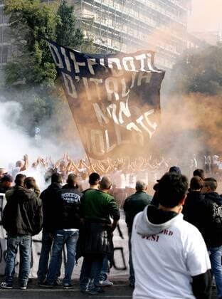 Roma, 14 Novembre 2009. Soccer fans march during a protest against Italian government plans to make supporters obtain a special identity card, in Rome November 14, 2009. serenaxcremaschi o00 Totale Fanprotest Demo