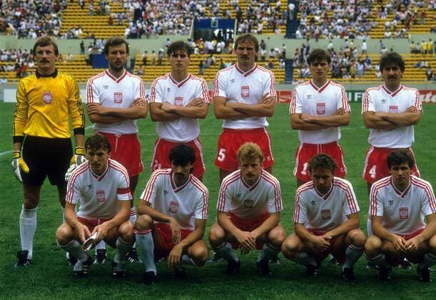 Mannschaftsfoto Polen, hi. v. li.: Torwart Jozef Mlynarczyk, Stefan Majewski, Dariusz Dziekanowski, Roman Wojcicki, Dariusz Kubicki, Marek Ostrowski, vorn: Zbigniew Boniek, Ryszard Komornicki, Waldemar Matysik, Andrzej Buncol, Wlodzimierz Smolarek Fußball WM Herren WM 1986, Länderspiel, Nationalteam, Nationaltrikot Totale Monterrey