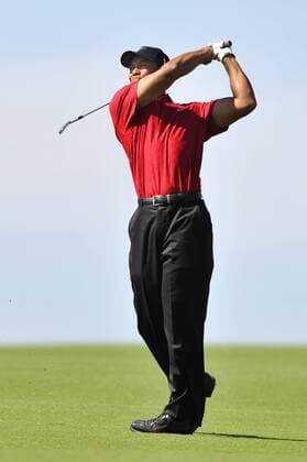 Nov 15, 2009 - Melbourne - TIGER WOODS (USA) second shot on the par 4. - ZUMAmm5