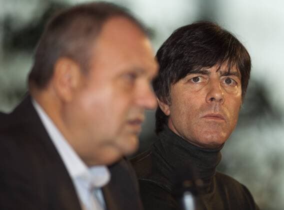 Bundestrainer Joachim Löw (re.) und DFB Pressesprecher Harald Stenger (Deutschland) o0 Nationaltrainer, Trainer