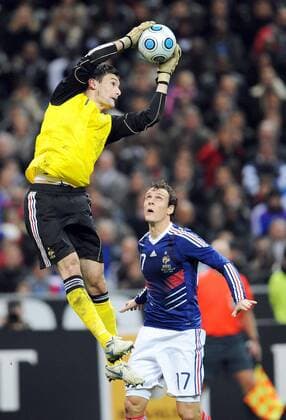 Hugo Lloris (L) Sebastien Squillaci (beide FRA) - Frankreich (blau) vs. Irland (weiß) - JBAutissier  o0 Abwehr