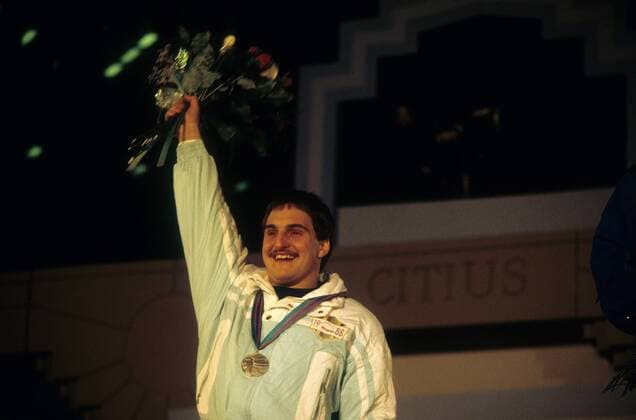 Georg Hackl (BR Deutschland) - Zweiter im Einsitzer bei den olympischen Winterspielen 1988 Rennrodeln OS Winter Herren Olympische Winterspiele Calgary 1988, Spiele, Rodeln, Rennschlitten, Rennschlittensport Einzelbild Calgary Freude,