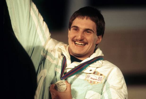 Georg Hackl (BR Deutschland) - Olympiazweiter 1988 Rennrodeln OS Winter Herren Olympische Winterspiele Calgary 1988, Spiele, Rodeln, Rennschlitten, Rennschlittensport Einzelbild Calgary Freude,