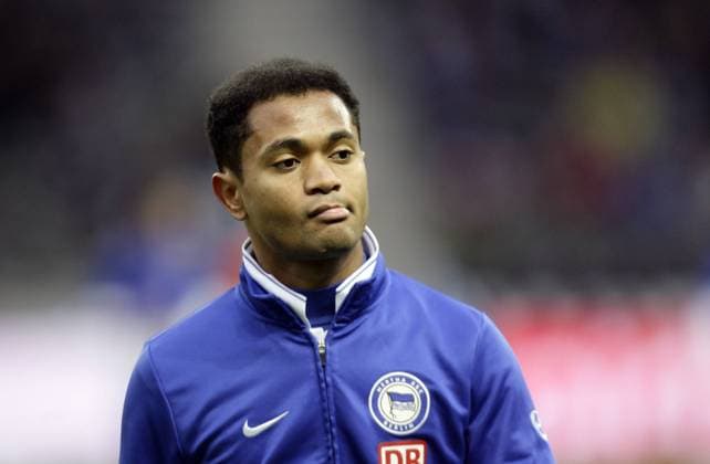 Raffael, Hertha, vor dem Spiel Hertha BSC Berlin-Eintracht Frankfurt 1.Liga 2009 2010 1:3 Berlin, 28.11.2009 Olympiastadion