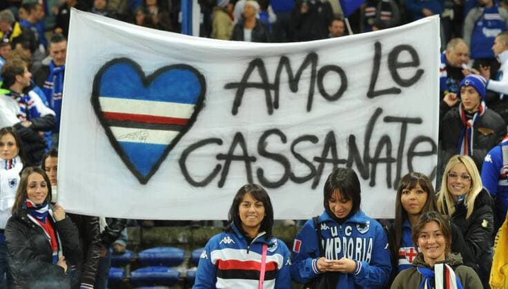 Weibliche Fans von Sampdoria Genua schwärmen von Antonio Cassano  o0 Fan, Zuschauer, Plakat, Fanplakat, Fanplakate, Transparent, Schriftzug, amo le cassanate, o00 Idol