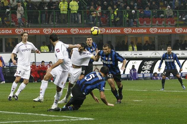 Mailand 29 11 2009 - Serie A: Inter Mailand (blau) - AC Florenz ACF Fiorentina (weiß): Walter Samuel (R) - 