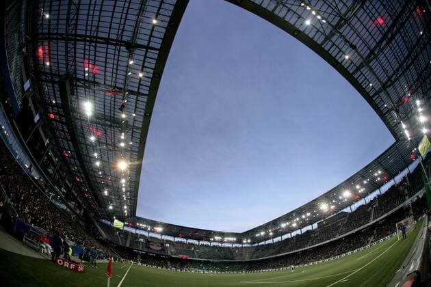 FUSSBALL - BL, SALZBURG,AUSTRIA,29.NOV.09 - FUSSBALL - tipp3 Bundesliga powered by T-Mobile. Bild zeigt die Red Bull Arena - Heimspielstätte des FC Red Bull Salzburg.  o00 Dach Dachkonstruktion Flutlicht Stadion, Fußballstadion, innen, Innenansicht