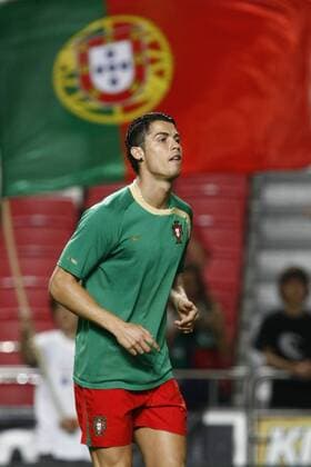 Cristiano Ronaldo (POR), OCTOBER 10, 2009 - Football : 2010 World Cup qualifying soccer match against Hungary at Luz stadium in Lisbon on October 10, 2009 in, Lisbon, Portugal.  (2009101918570157)
