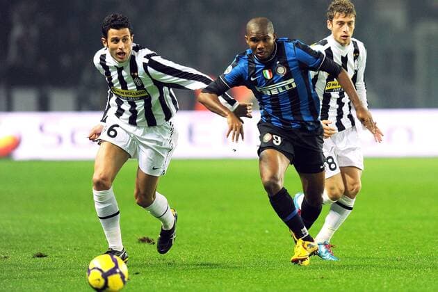 Juventus Turin (weiß) - Inter Mailand (blau): Fabio Grosso (li.) - Samuel Eto o  o0 Etoo