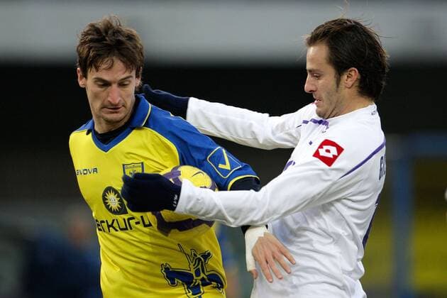 Verona 13 12 2009 - Serie A AC Chievo Verona (gelb) - AC Florenz, ACF Fiorentina (weiß) Alberto Gilardino (re.) - Santiago Morero 