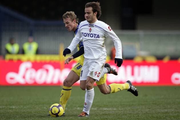 Verona 13 12 2009 - Serie A AC Chievo Verona (gelb) - AC Florenz, ACF Fiorentina (weiß) Alberto Gilardino (re.) - Luca Rigoni 
