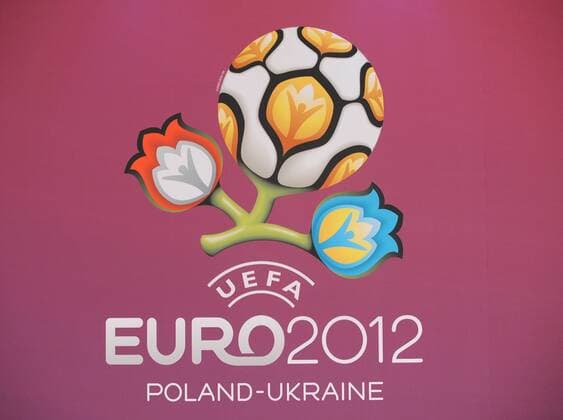 Kiev, Ukraine 14 12 2009 EURO 2012 logo nad slogan - Creating History Together first shown at a press conference in Kiev. In the picture: the logo  EN_00298567_014 o0 Objekte Poland o00 Emblem