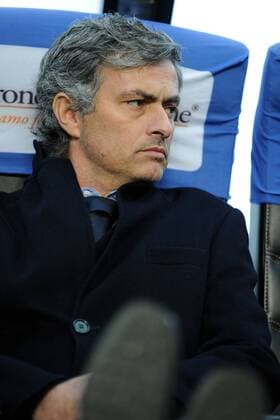 Inter Mailand (blau) - AS Livorno (weiß), Trainer Jose Mourinho (Inter) 