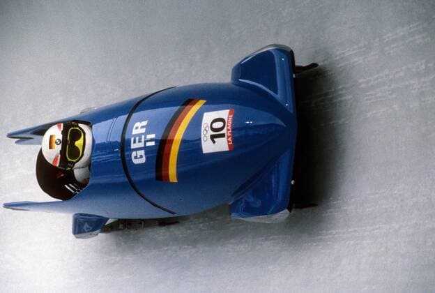Pilot Christoph Langen und Günther Eger (Deutschland 2) Bobsport OS Winter Herren Olympische Spiele Albertville 1992, Winterspiele, Bob, Zweierbob 2er 2 er Einzelbild Aufnahmedatum geschätzt La Plagne