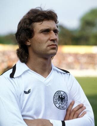 Heinz Flohe (BR Deutschland) - DEUTSCHSPRACHIGE SPORTZEITSCHRIFTEN UND -ZEITUNGEN NUR NACH RÜCKSPRACHE Fußball Länderspiel Herren WM 1978, Nationalteam, BRD Porträt Aufnahmedatum geschätzt Buenos Aires
