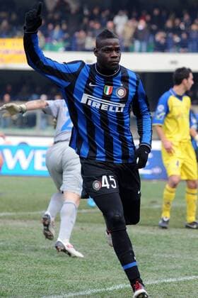 Inter Mailand (blau) Torjubel Mario Balotelli  o0 Jubel, Freude