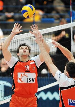 ZDROJ, KS Jastrzebski Wegiel (orange) - VfB Friedrichshafen (weiß) -GRZEGORZ LOMACZ -  20100106luk048