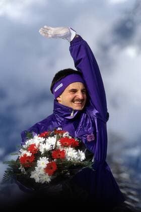 Georg Hackl (Deutschland) ist Olympiasieger 1992 Rennrodeln OS Winter Herren Olympische Spiele 1992, Winterspiele Einzelbild Albertville, La Plagne Begeisterung, Freude,