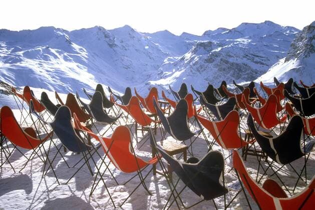 Sonnenterrasse in Val d Isere am Rande der Abfahrt der Olympischen Spiele 1992 Alpiner Skilauf Herren Olympische Spiele Albertville 1992, Winterspiele, Ski Alpin, Skisport, Abfahrt Totale Val d Isere, dIsere