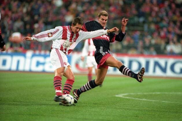 Frank Baumann (Nürnberg, li.) gegen Alexander Zickler (Bayern) - DEUTSCHSPRACHIGE SPORTZEITSCHRIFTEN UND -ZEITUNGEN NUR NACH RÜCKSPRACHE Fußball 1. BL Herren DEUTSCHSPRACHIGE SPORTZEITSCHRIFTEN UND -ZEITUNGEN NUR NACH RÜCKSPRACHE, Saison 1998 1999 Gruppe München Dynamik,