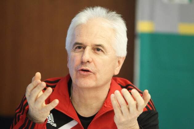 DFB Schiedsrichterlehrwart EUGEN STRIGEL (Deutschland) - SCHIEDSRICHTER-HALBZEITTAGUNG MAINZ 9.1.10 o0 Funktionär