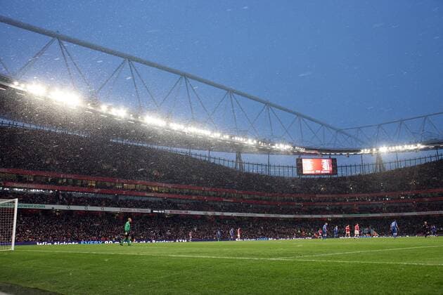 FC Arsenal London, 09.01.10: A general view of the Emirates stadium, home of Arsenal, in the snow.  o0 Schneegestöber, Schneespiel, Schnee, Winter, Witterung