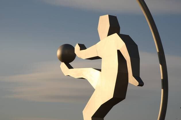 TSG 1899 Hoffenheim - Rhein-Neckar-Arena, Fussballer Statue o0 Objekte o00 Skulptur Kunst