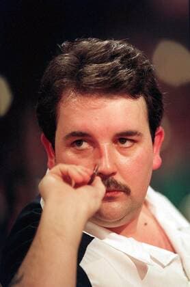 PHIL -The Power- TAYLOR (ENG), Embassy World Championship Darts 1992, Lakeside, Frimley Green, xACTIONxPLUSxsportsximagesx  ActionPlus9201 Content restricted for UK based newspaper