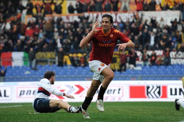 Luca TONI celebrates (AS ROM) 17 1 2010 Stadio Olimpico - AS ROM vs CFC Genua 1893 - Serie A 2009 2010 - ANDREAXSTACCIOLI