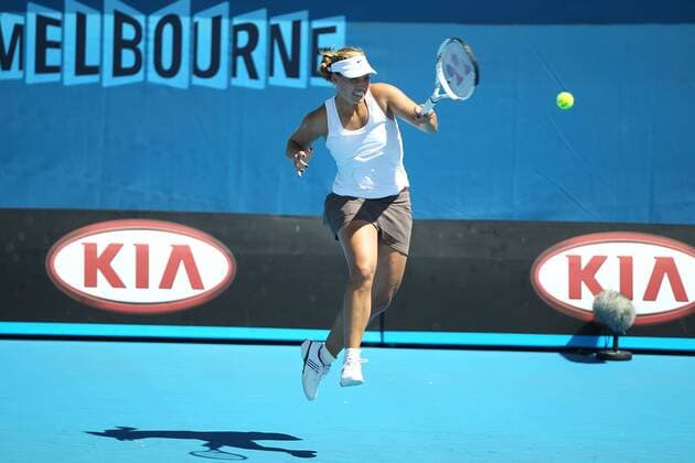 Angelique Kerber, GER, in the second round of 2010 Tennis Australian Open in Melbourne, 20 01 2010 - o0 Sponsor Wirtschaft Kia