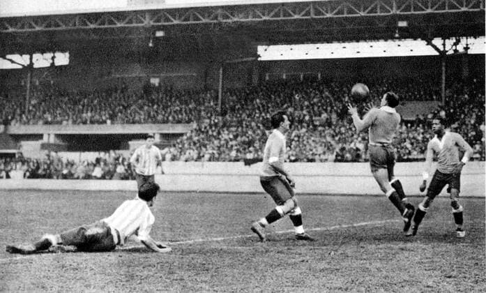 1928 OLYMPICS, AMSTERDAM. FOOTBALL, Goalkeeper Andres Mazali (URUGUAY, 2R) -  o0 Olympische Spiele, Sommerspiele Fussball Nationalteam Länderspiel Aufnahmedatum geschätzt