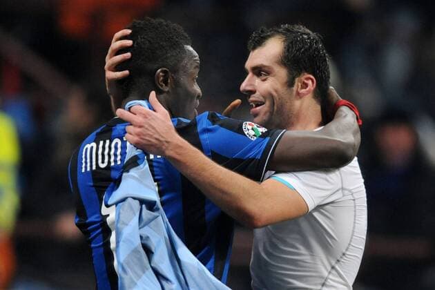 Inter Mailand (blau) - AC Mailand (rot) 2:0 - Goran Pandev (re.) und Sulley Ali Muntari (beide Inter) - Torjubel  o0 Jubel, Freude